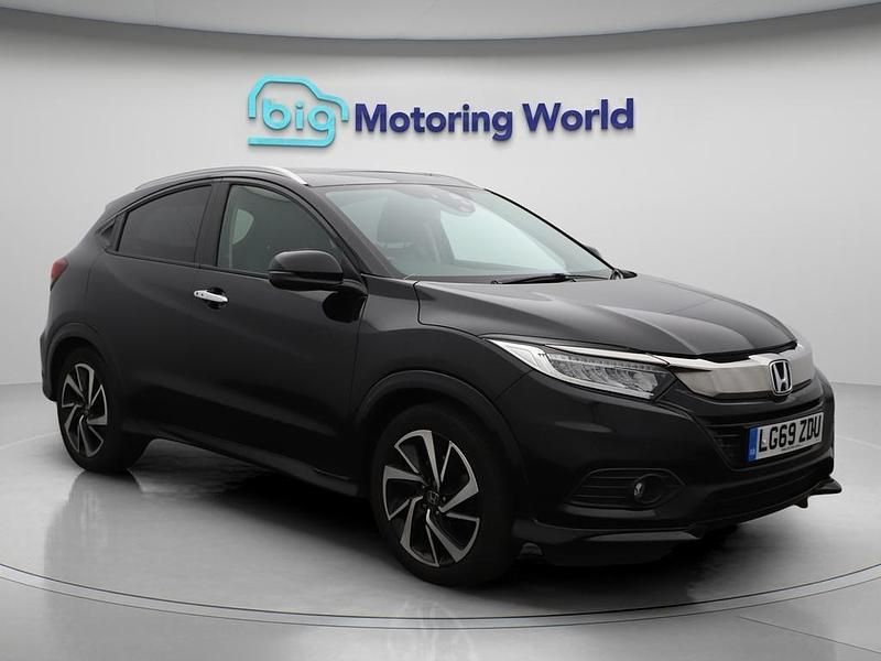 Black Used 2019 Honda HR-V EX SUV | £15,700 (Fair price) - Image 1/4