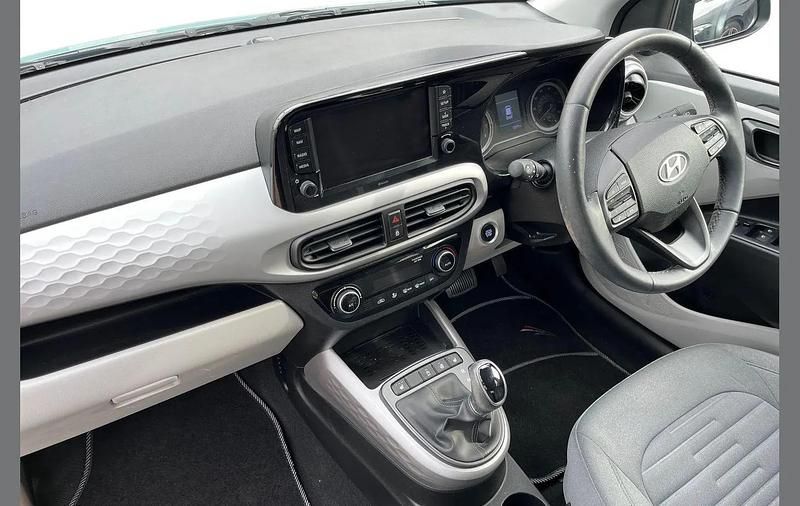 Used Hyundai i10 Premium 83 HP (61 kW) 2023 Green Hatchback