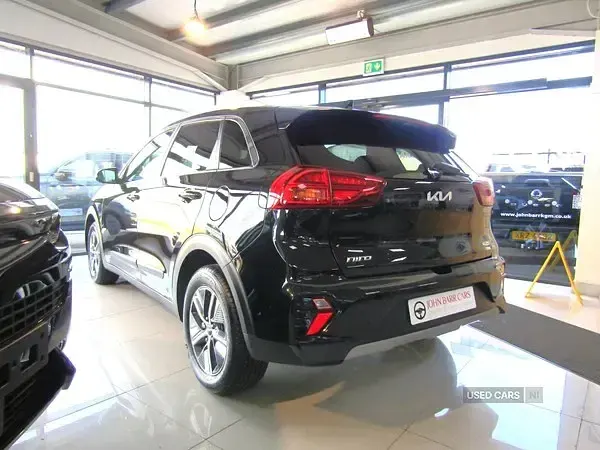 Gebraucht Kia Niro 139 PS (102 kW) 2022 Schwarz SUV