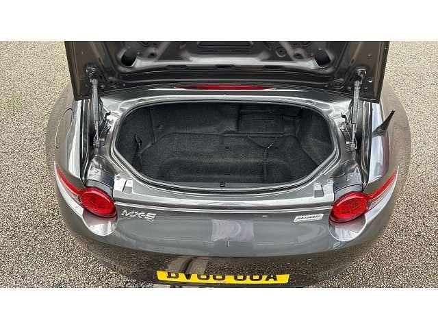 Used Mazda MX5 Inclusive 160 HP (117 kW) 2018 Grey Cabriolet