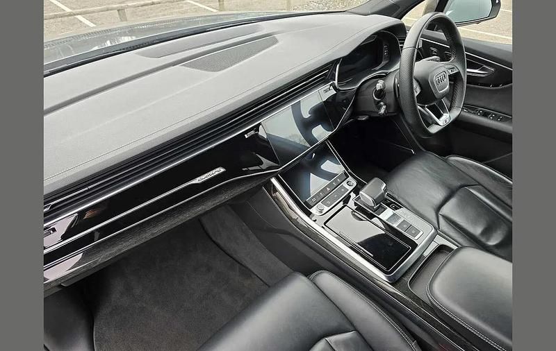 Used Audi Q7 Black Edition 281 HP (206 kW) 2023 Grey SUV