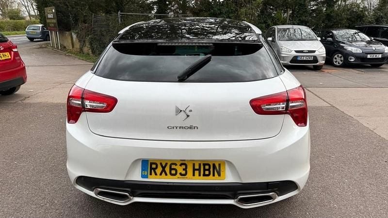 Begagnad Citroën DS5 115 HK (84 kW) 2013 Vit Halvkombi