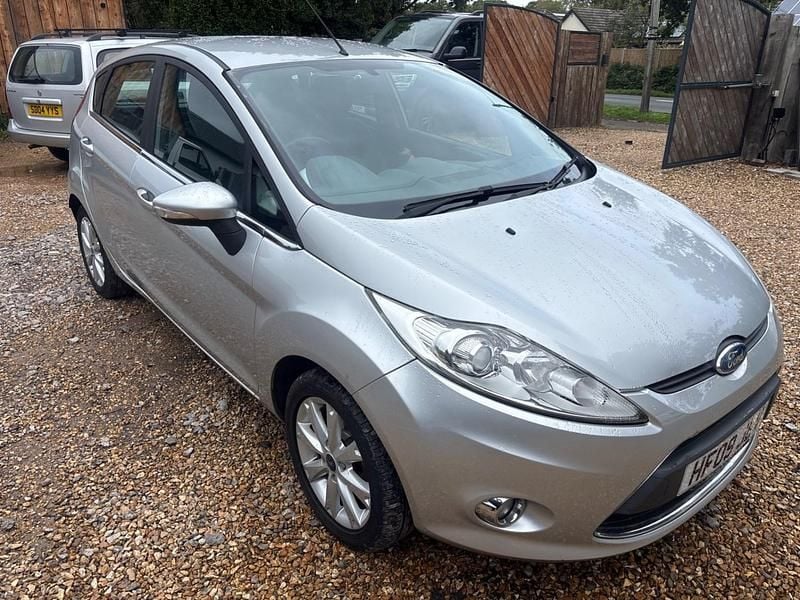 Silver Used 2009 Ford Fiesta Zetec Hatchback | £1,995 (Fair price) - Image 1/4
