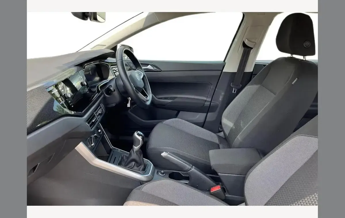 Used VW Polo Life 95 HP (69 kW) 2024 White Hatchback