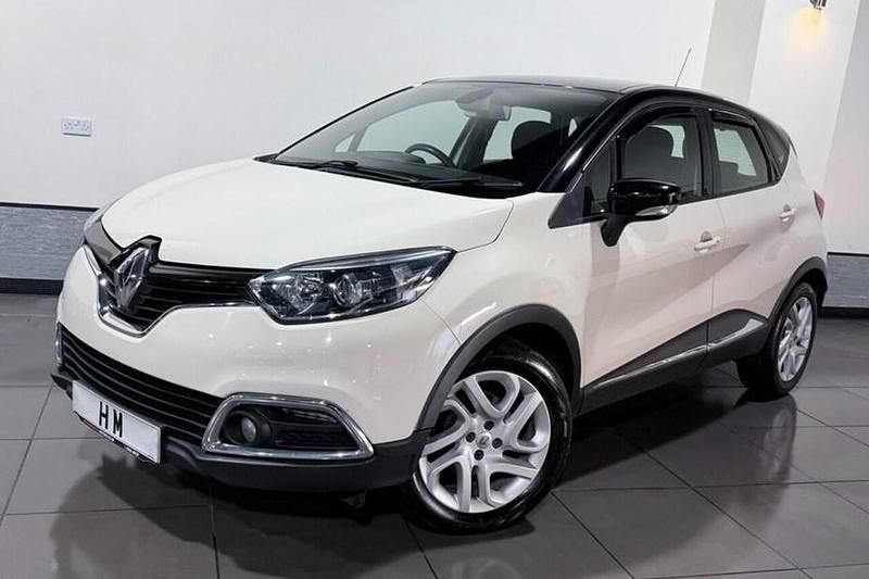 Cream/black Used 2015 Renault Captur Dynamique SUV | £4,995 (Good price) - Image 1/1