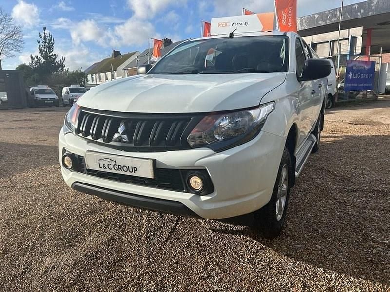 Used Mitsubishi L200 154 HP (113 kW) 2018 White Pickup
