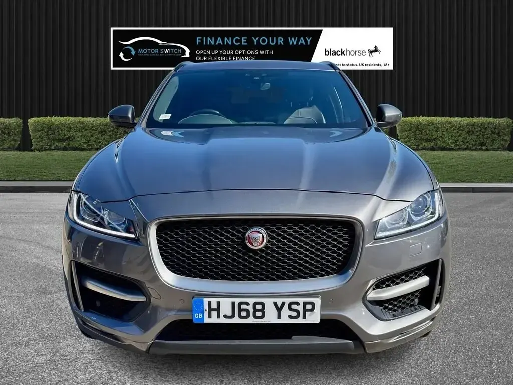 Second-hand Jaguar F-Pace R-Sport 180 CP (132 kW) 2018 Gri SUV