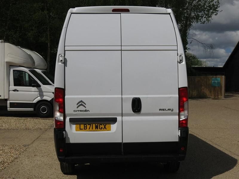 Usado Citroën Relay 140 HP (102 kW) 2022 Branco Van