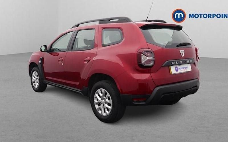 Used Dacia Duster Comfort 90 HP (66 kW) 2022 Red SUV
