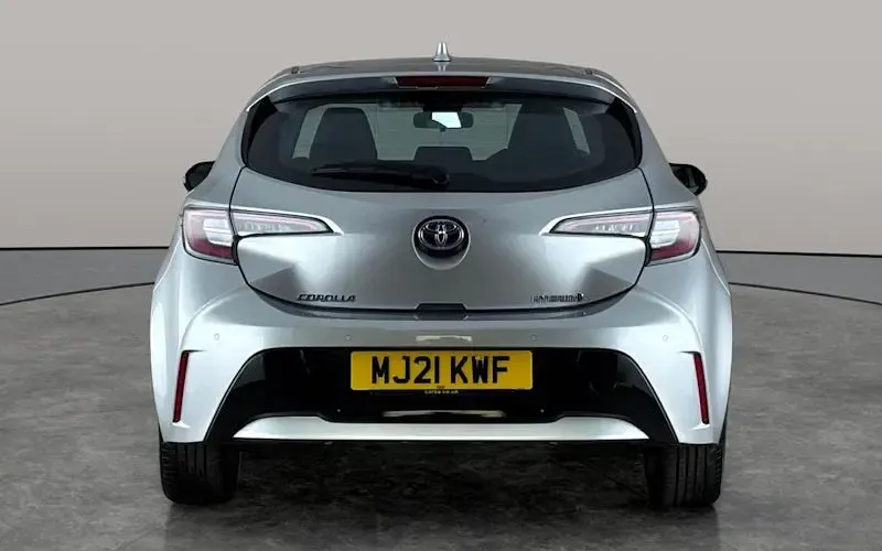 Used Toyota Corolla 122 HP (89 kW) 2021 Silver Hatchback