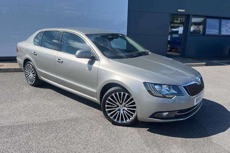 Beige Used 2015 Skoda Superb Hatchback | £11,750 - Image 1/4