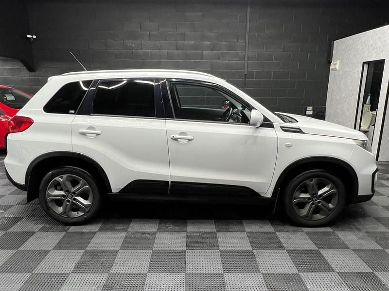 Used Suzuki Vitara SZ-T 120 HP (88 kW) 2015 White SUV