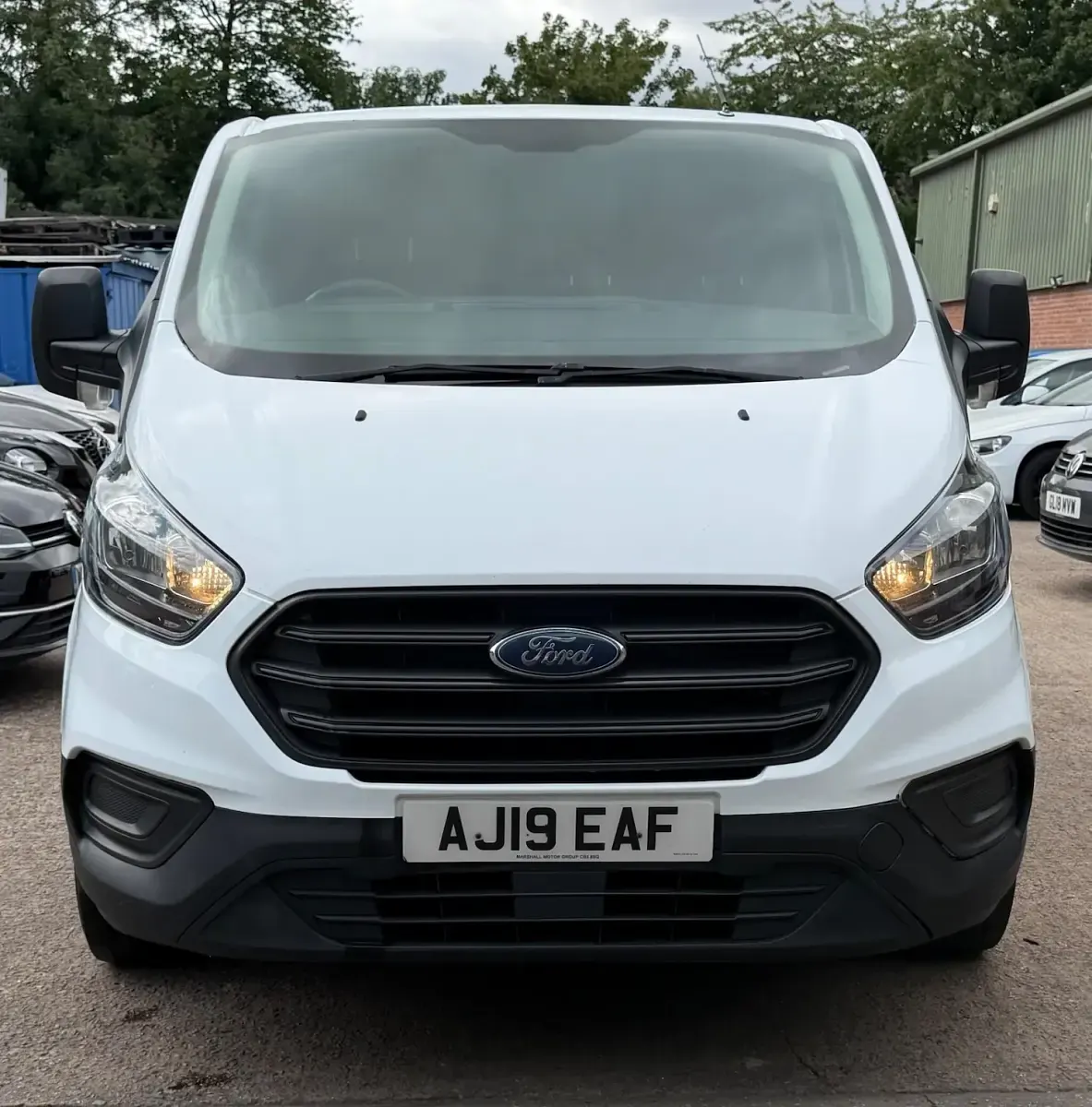 Used Ford Transit Custom 105 HP (77 kW) 2019 White Van