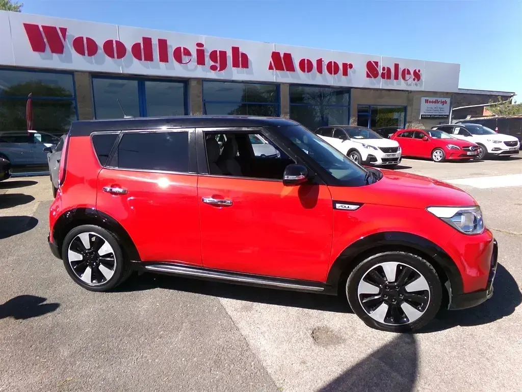 Used Kia Soul 126 HP (92 kW) 2015 Red SUV