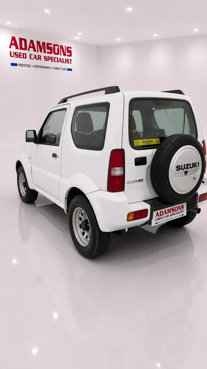 Used Suzuki Jimny SZ3 85 HP (62 kW) 2017 White SUV