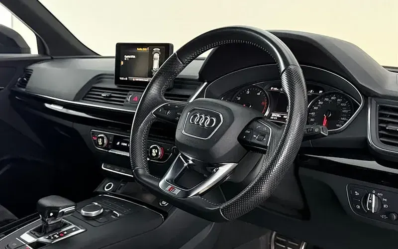 Used Audi Q5 Black Edition 190 HP (139 kW) 2019 Grey SUV