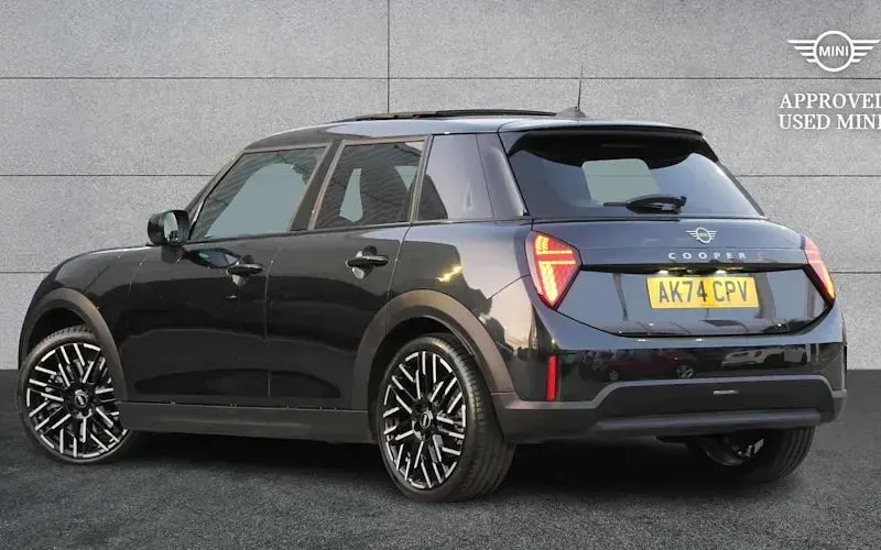Used Mini Cooper Exclusive 150 kW (204 HP) 2026 Hatchback