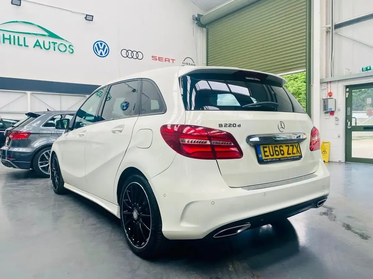 Used Mercedes B220 AMG Line Premium Plus 177 HP (130 kW) 2016 White Hatchback