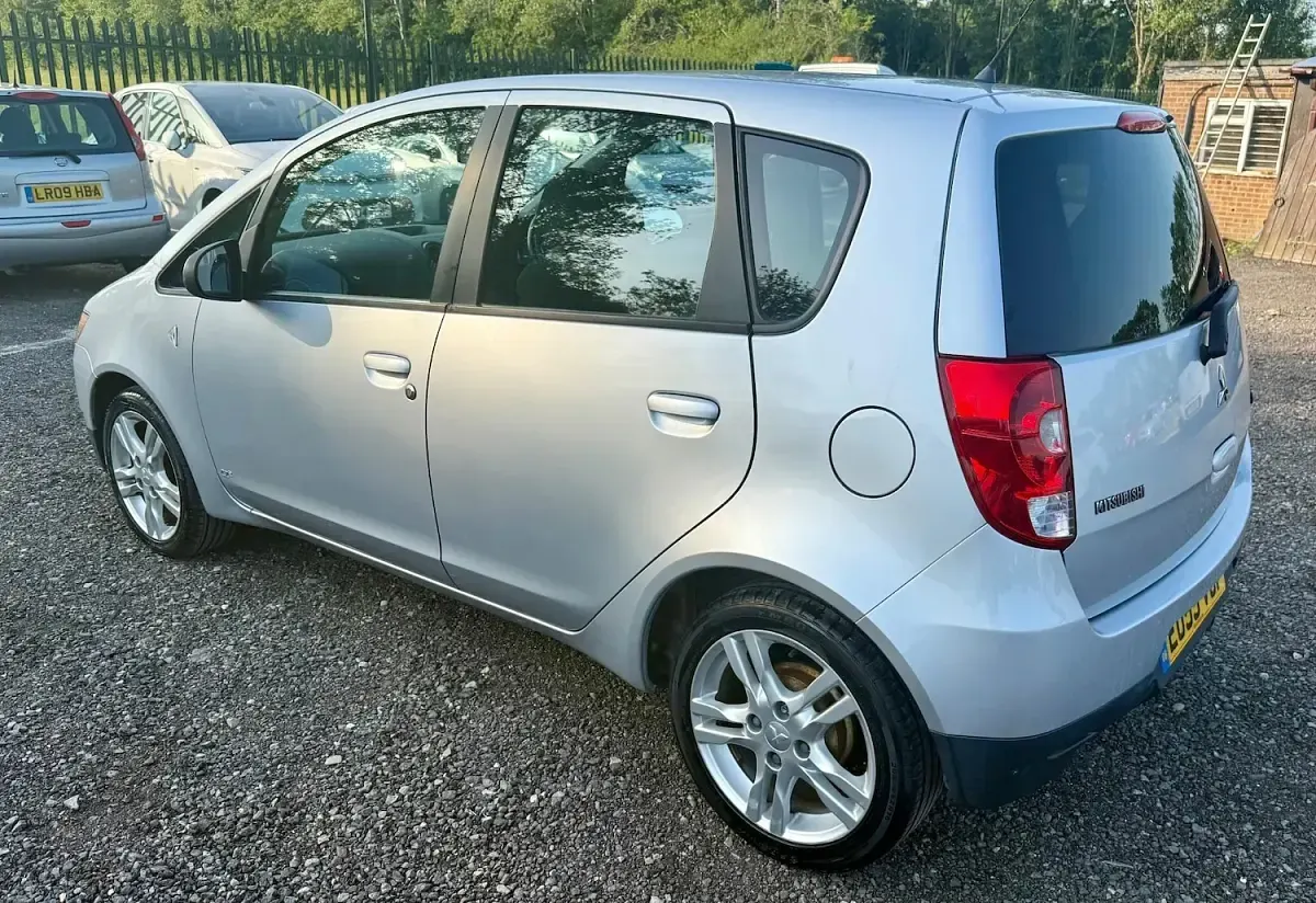 Used Mitsubishi Colt 95 HP (69 kW) 2009 Silver Hatchback