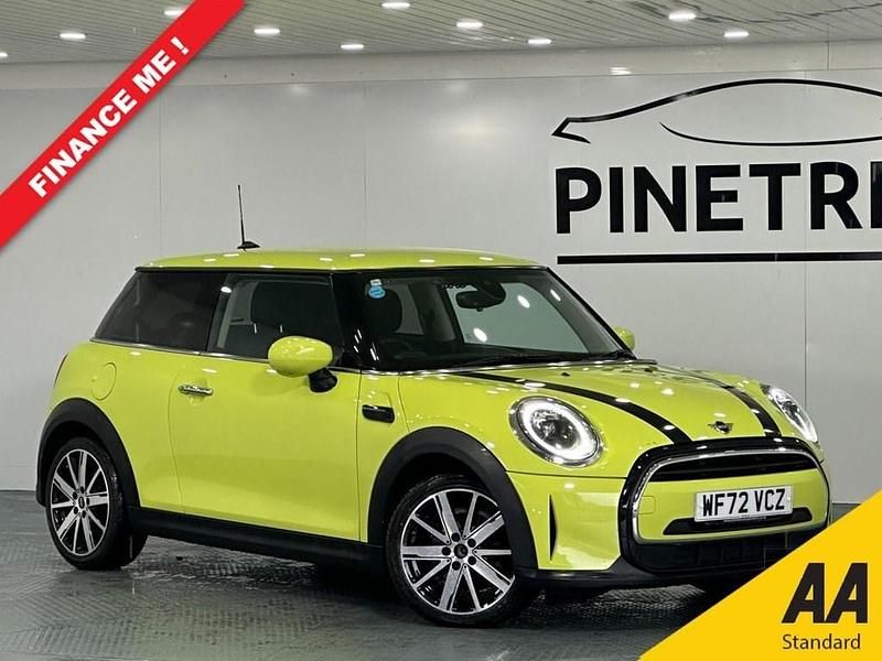 Used Mini Cooper Classic 136 HP (100 kW) 2022 Yellow Hatchback
