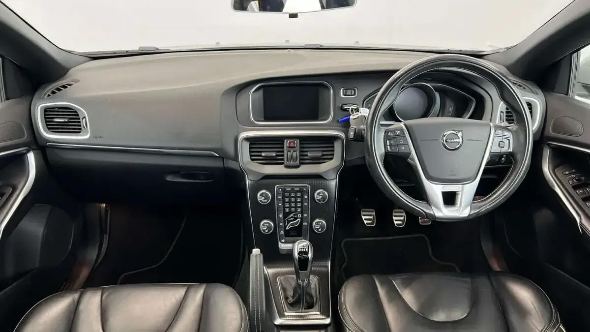 Used Volvo V40 R-Design Pro 150 HP (110 kW) 2017 Grey Hatchback