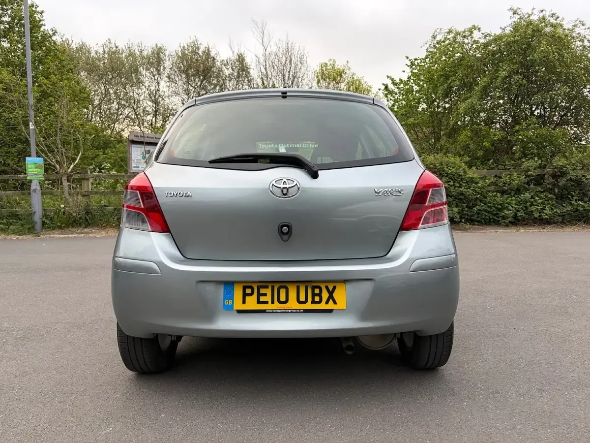 Used Toyota Yaris 2010 Silver Hatchback