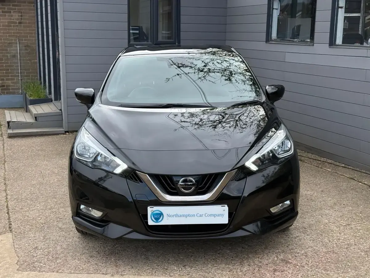 Usado Nissan Micra N-Connecta 90 HP (66 kW) 2018 Preto Citadino