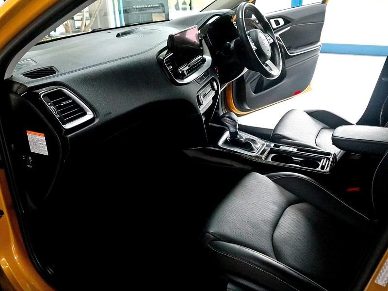 Used Kia XCeed First Edition 139 HP (102 kW) 2020 Yellow SUV