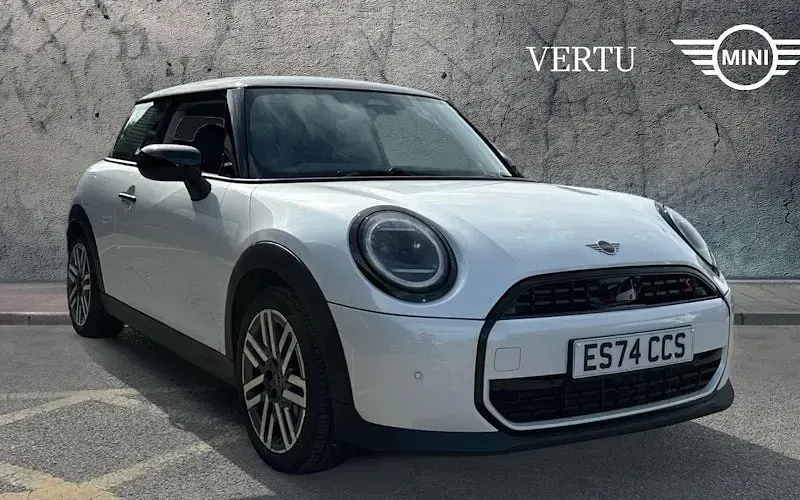 Used Mini Cooper Classic 204 HP (150 kW) 2024 Hatchback