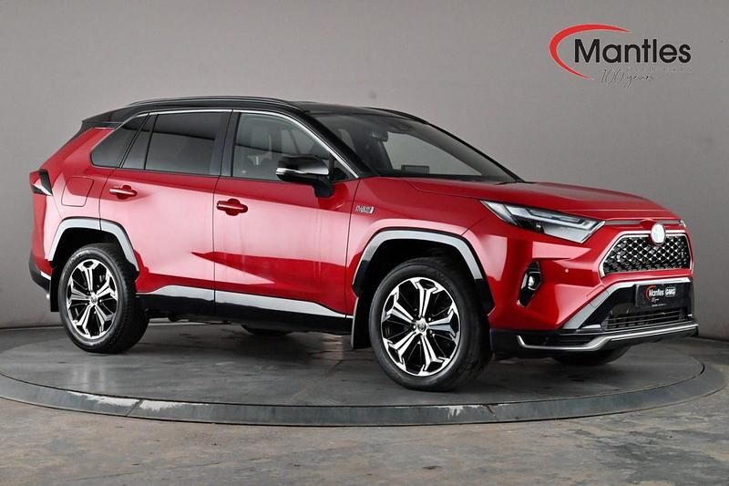 Red/black Used 2022 Toyota RAV4 SUV | £26,495 (Fair price) - Image 1/4