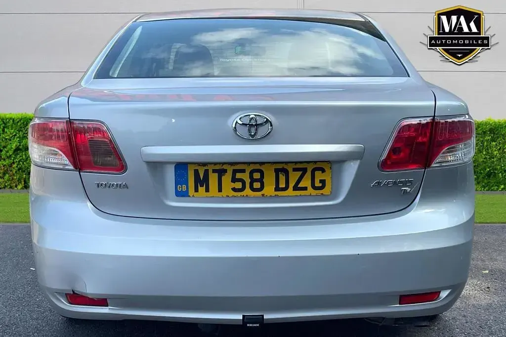 Used Toyota Avensis 2009 Silver Sedan