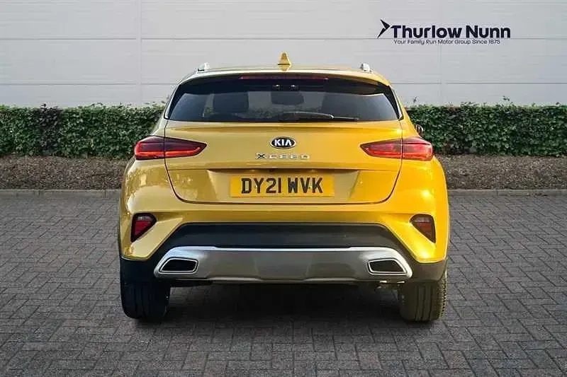 Usado Kia XCeed Start 118 HP (86 kW) 2021 Amarelo SUV
