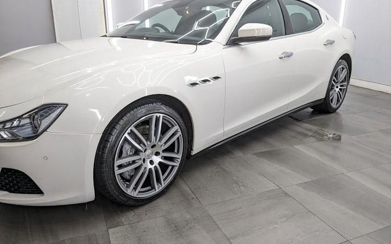 Used Maserati Ghibli 275 HP (202 kW) 2017 White Sedan