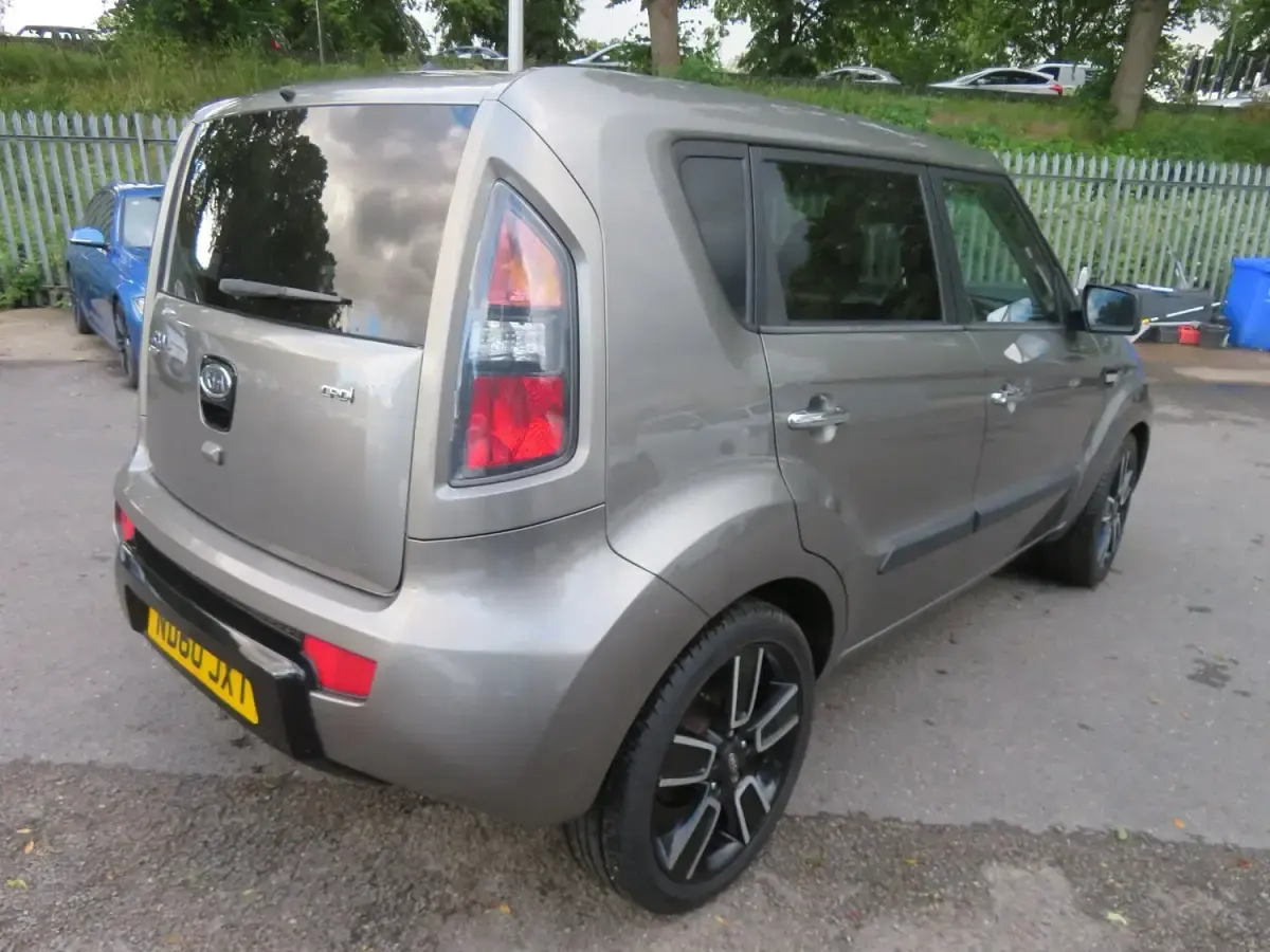 Used Kia Soul 126 HP (92 kW) 2011 Silver SUV