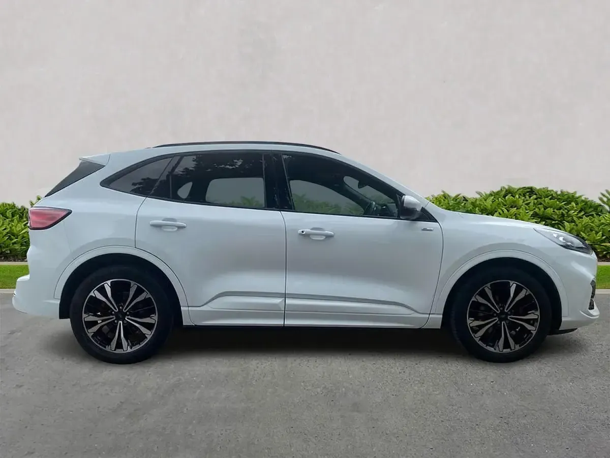 Used Ford Kuga ST-Line X 2023 White SUV