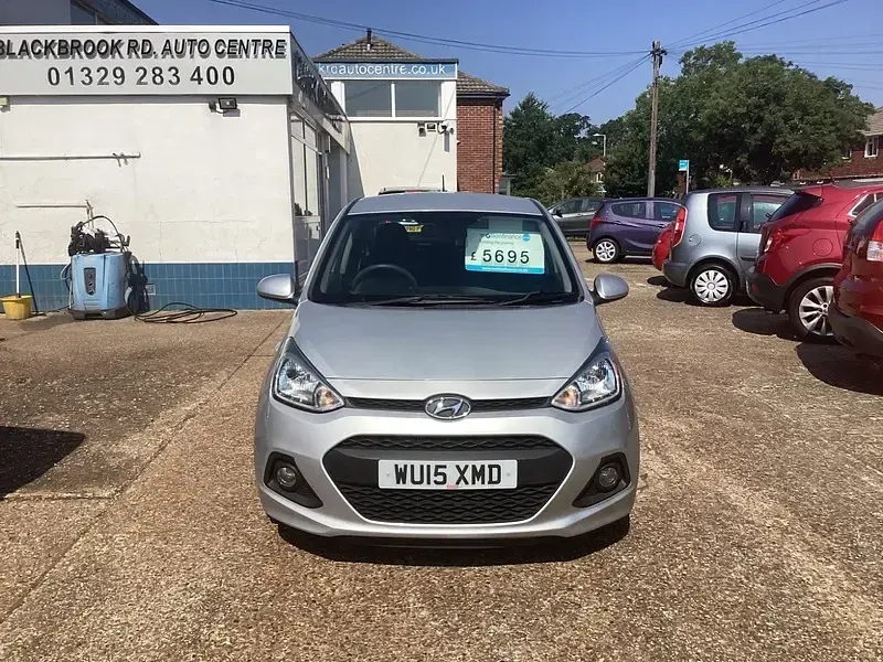 Used Hyundai i10 SE 67 HP (49 kW) 2015 Silver Hatchback