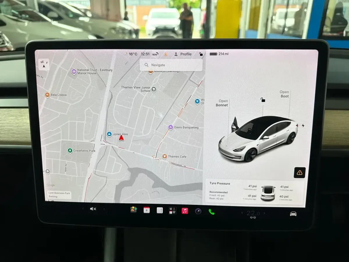 Used Tesla Model 3 Standard Range 177 kW (241 HP) 2021 White Sedan
