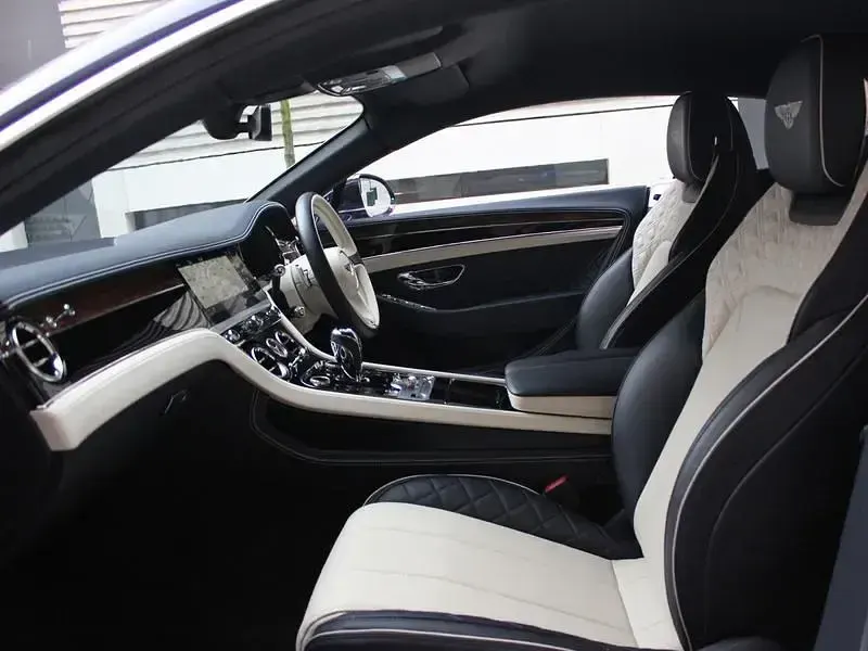 Begagnad Bentley Continental 2018 Peacock Sportkupé