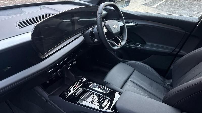 Used Audi Q6 e-tron S-Line 225 kW (306 HP) 2025 Black SUV