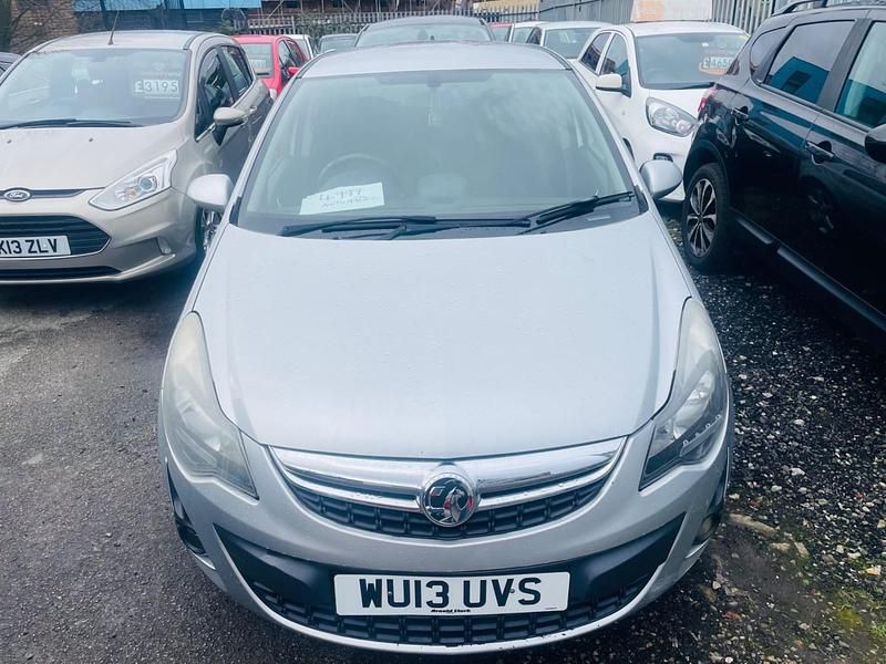 Second-hand Vauxhall Corsa 90 CP (66 kW) 2013 Argintiu Hatchback