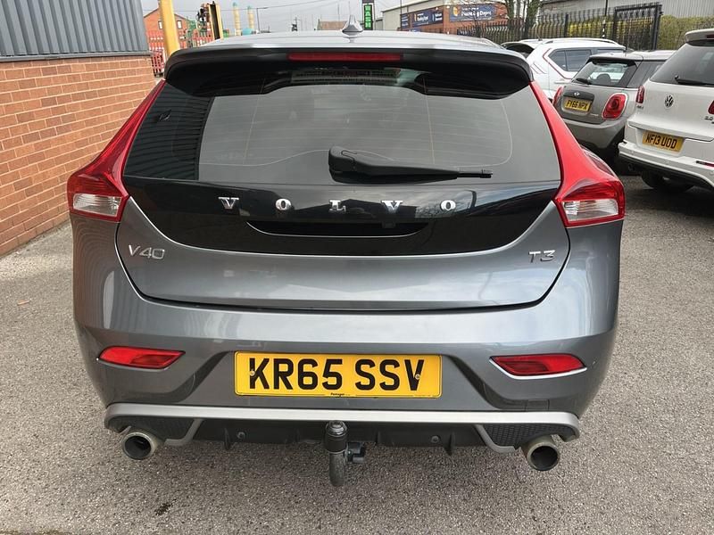 Used Volvo V40 R-Design 152 HP (111 kW) 2015 Grey Hatchback