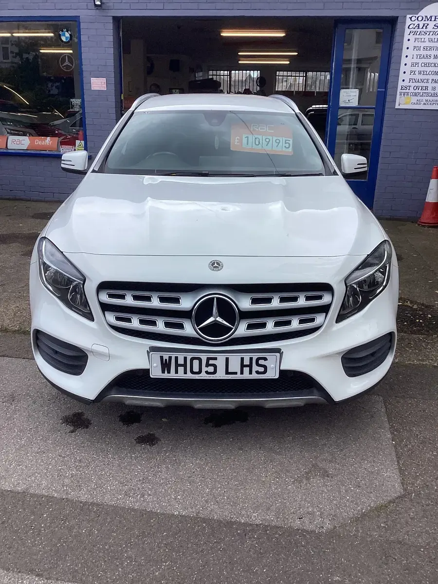 Used Mercedes GLA200 AMG line 2018 White SUV