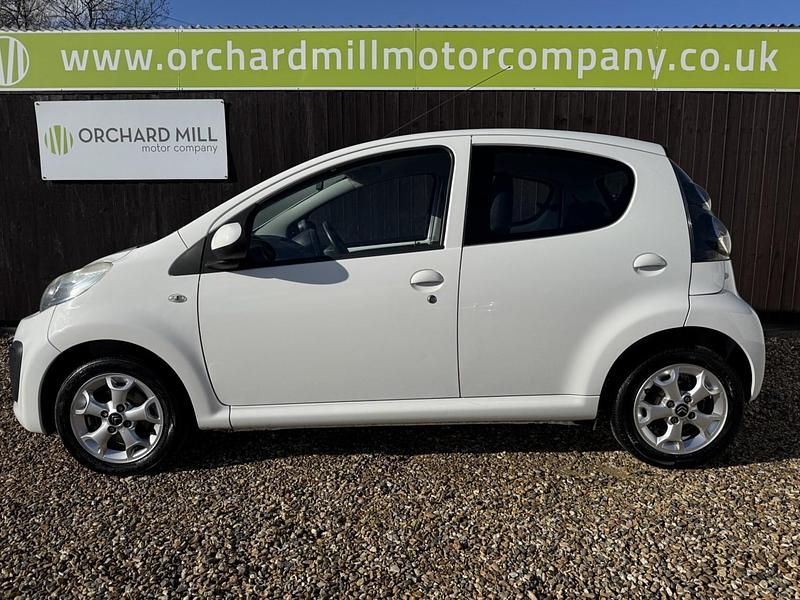 Used Citroën C1 68 HP (50 kW) 2014 White Hatchback