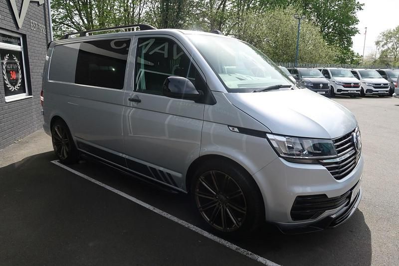 Usado VW Transporter Startline 110 HP (80 kW) 2023 Prateado Van