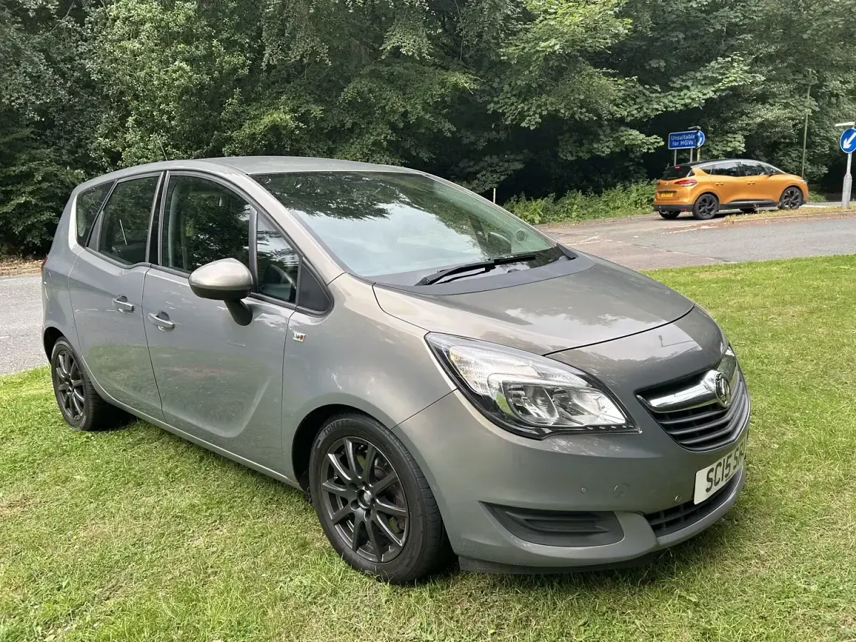 Used Vauxhall Meriva 110 HP (80 kW) 2015 Brown MPV