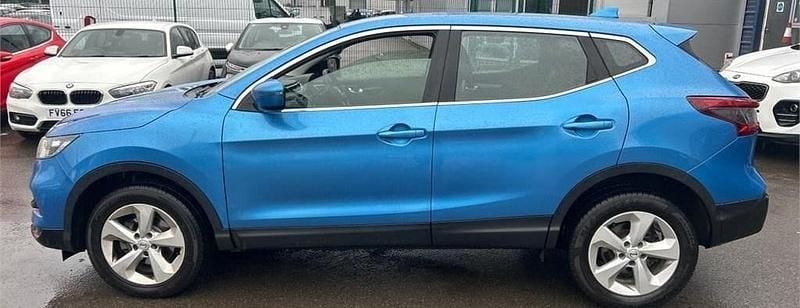 Used Nissan Qashqai Acenta Premium 115 HP (84 kW) 2018 Vivid blue SUV