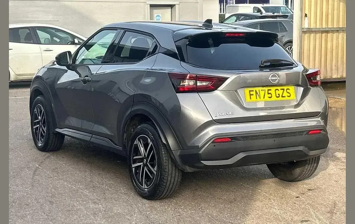 Used Nissan Juke N-Connecta 114 HP (83 kW) 2025 Grey SUV
