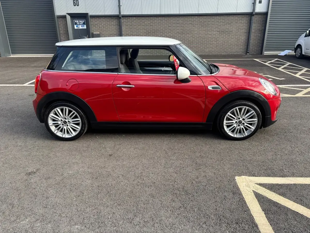 Used Mini Cooper D Hatch 2017 Red Hatchback