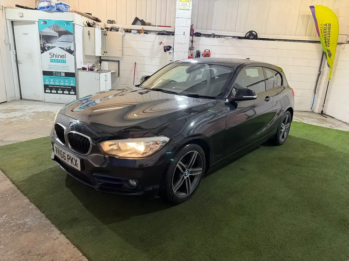 Używany BMW 118 Sport Line 150 KM (110 kW) 2016 Czarny Hatchback
