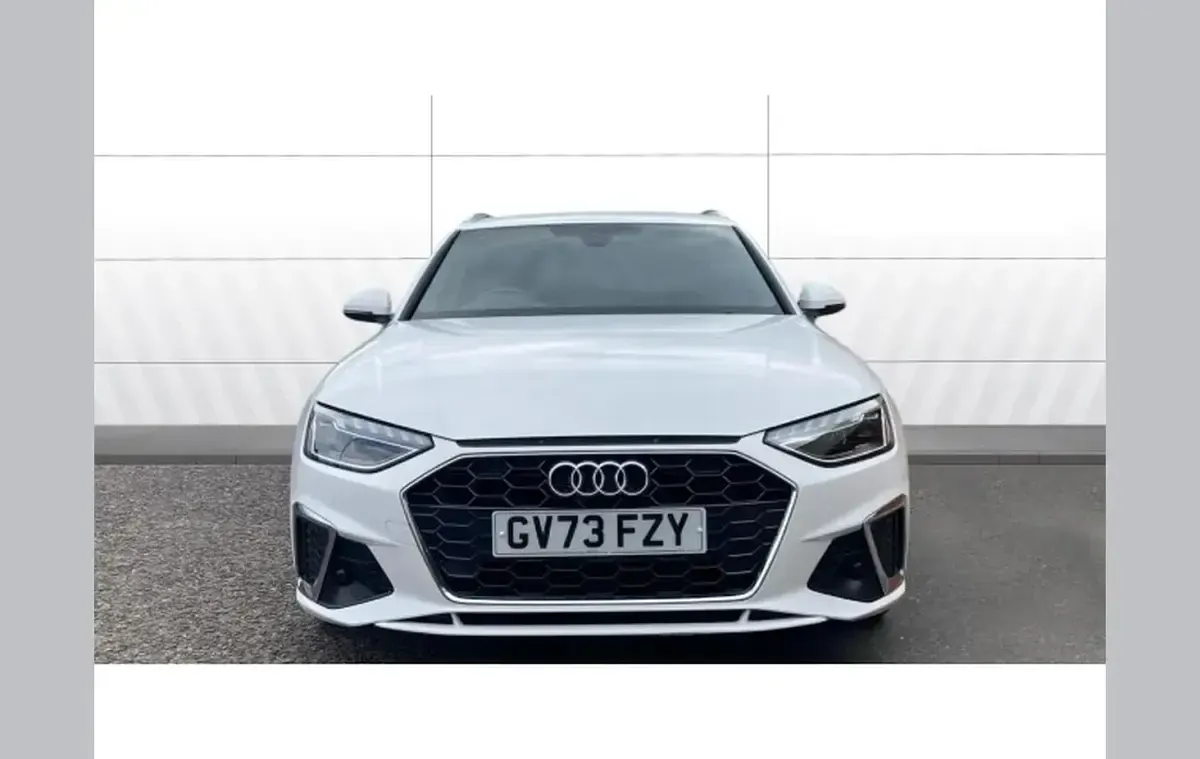 Used Audi A4 S-Line 200 HP (147 kW) 2024 White Estate